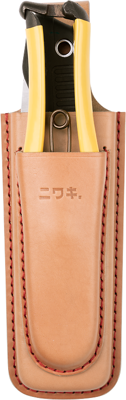 Double Holster with GR Pro Secateurs and GR 210 Folding Saw - a great combo but sadly not included