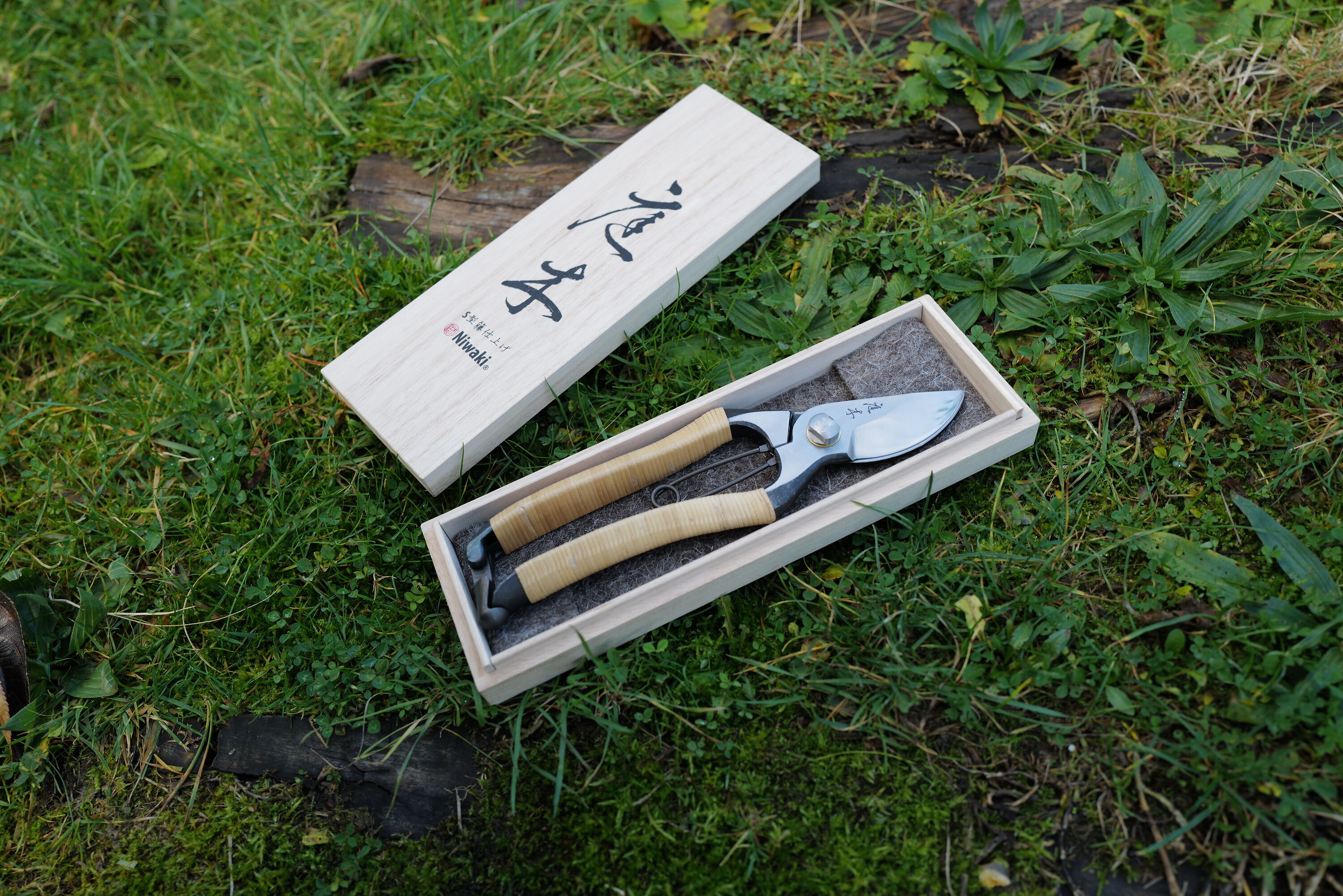 Niwaki Rattan S Type Secateurs