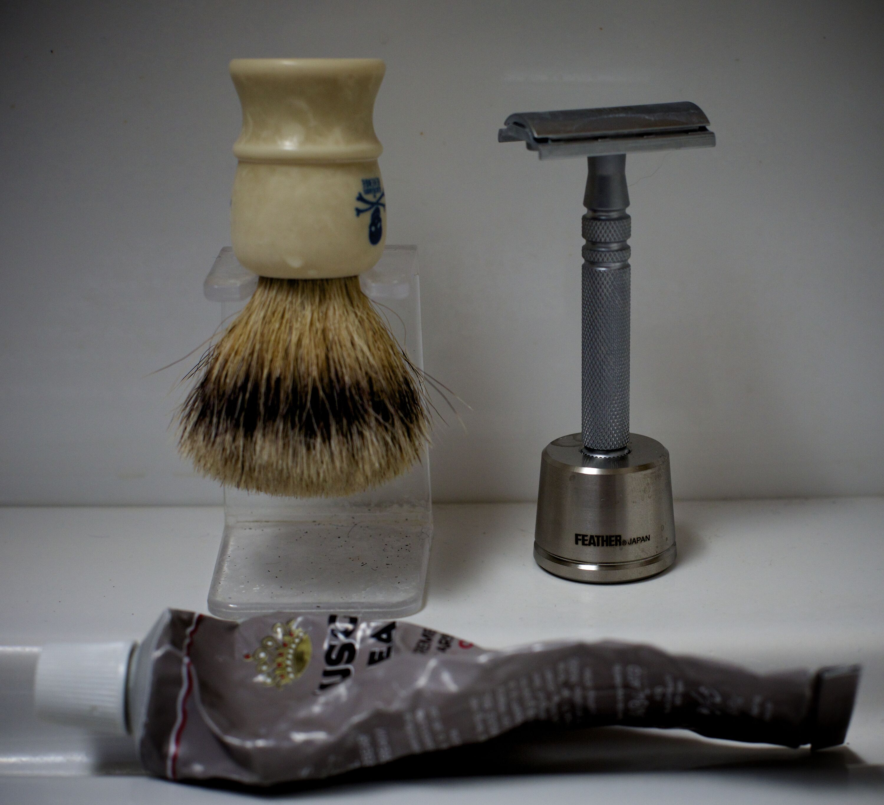 Feather Stainless Steel DE Razor