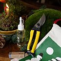 Mainichi Gift Set: featuring the Mainichi Secateurs, Mini Clean Mate, and a bottle of Camellia Oil