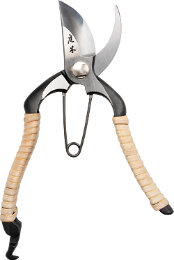 Niwaki Fujimaki Rattan Secateurs