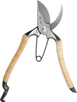 Niwaki Rattan S Type Secateurs (open)