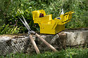 Niwaki ST Type cantilevered metal tool box with Niwaki Garden Shears, Camellia Oil, Crean Mate, Oil Dispenser and Sharpening Stone