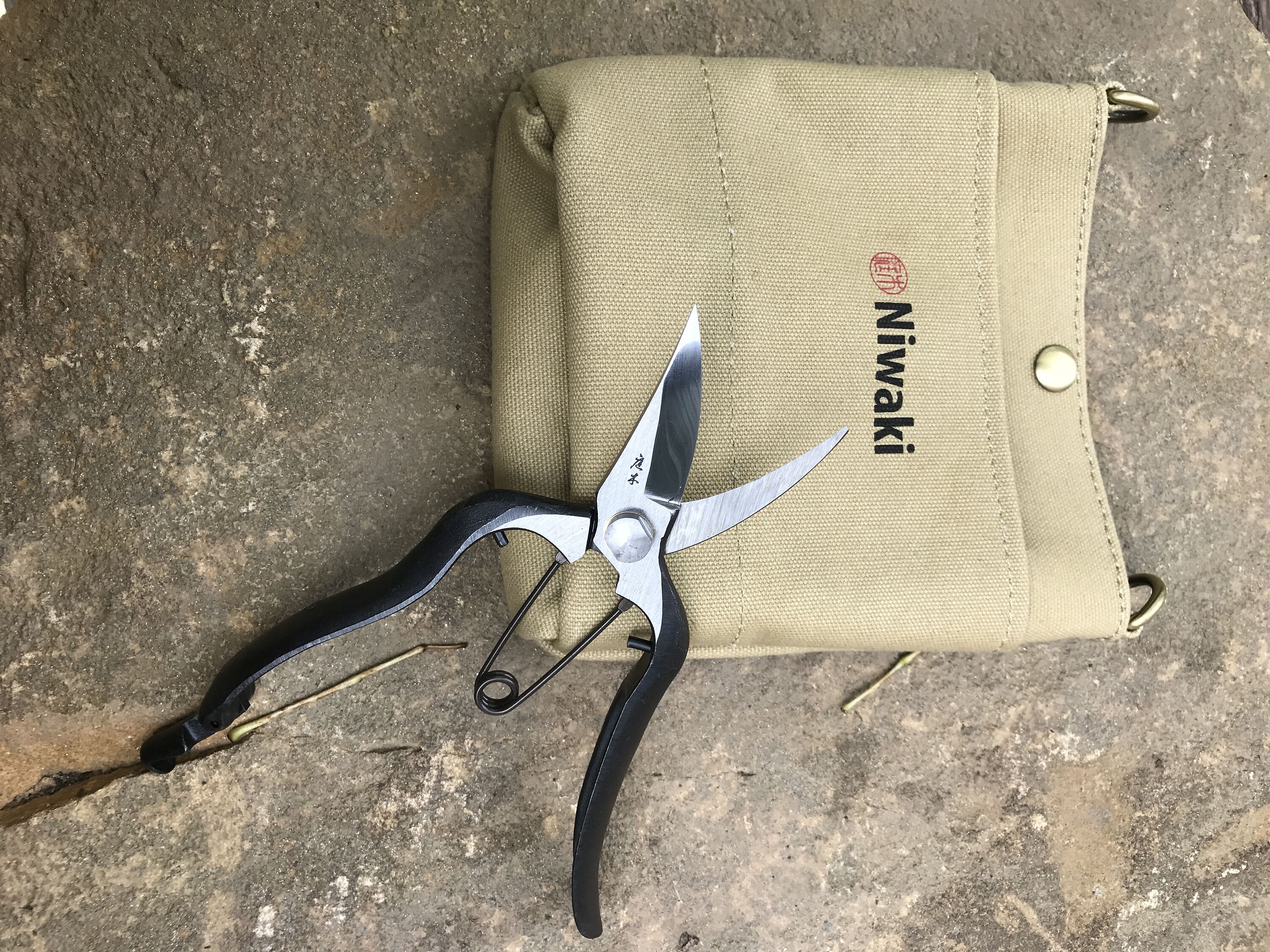 lightweight secateurs